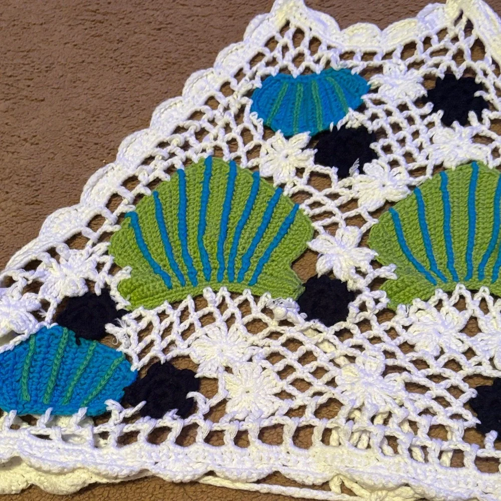 Crochet Halter Top with Seashell Design - Picture 2 of 3